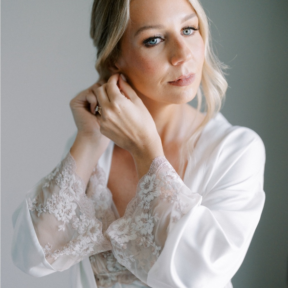 Flora Nikrooz Slip and Robe - Picture 4 of 6